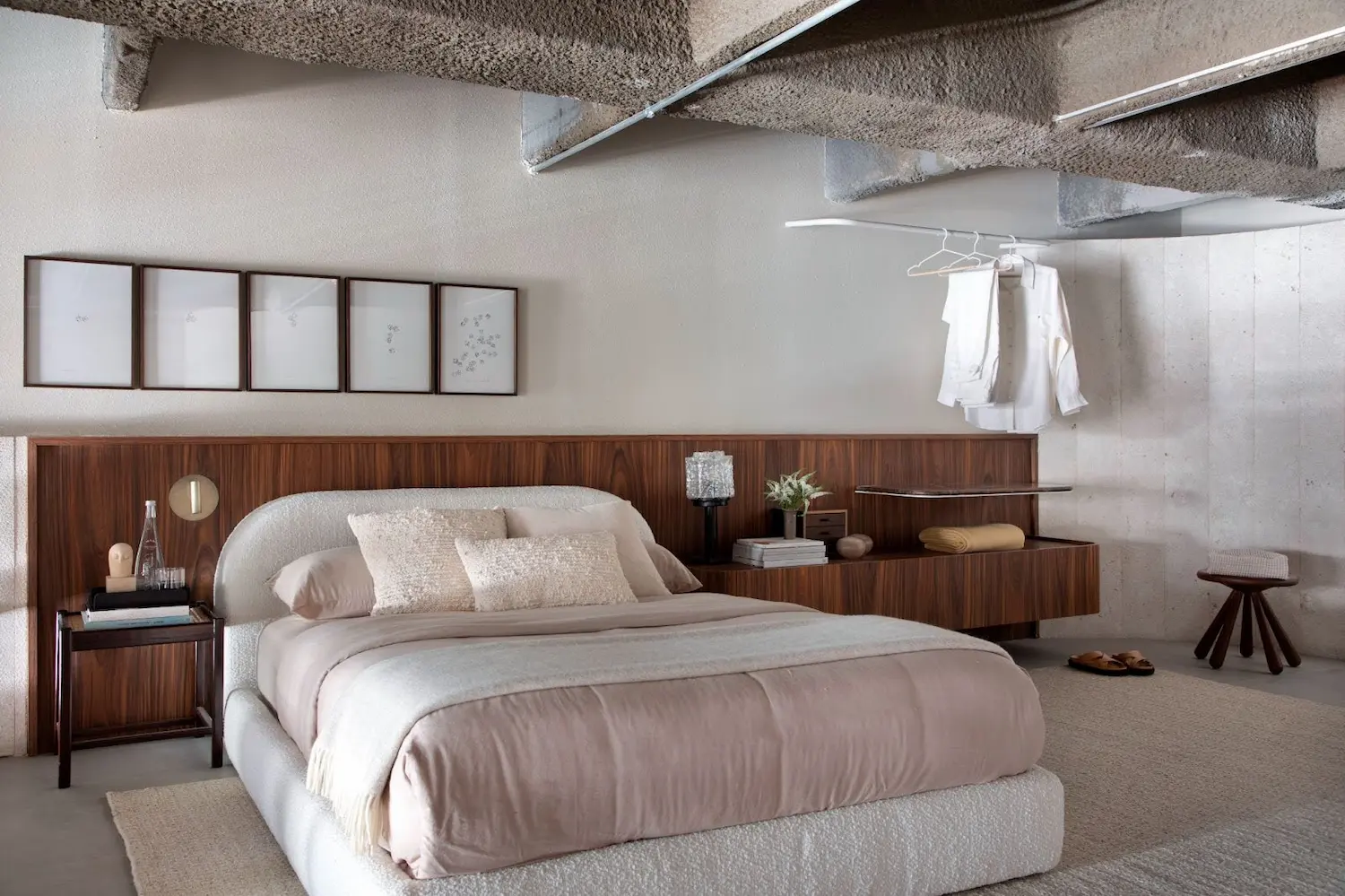 Um quarto casal moderno projetado pela Evivva