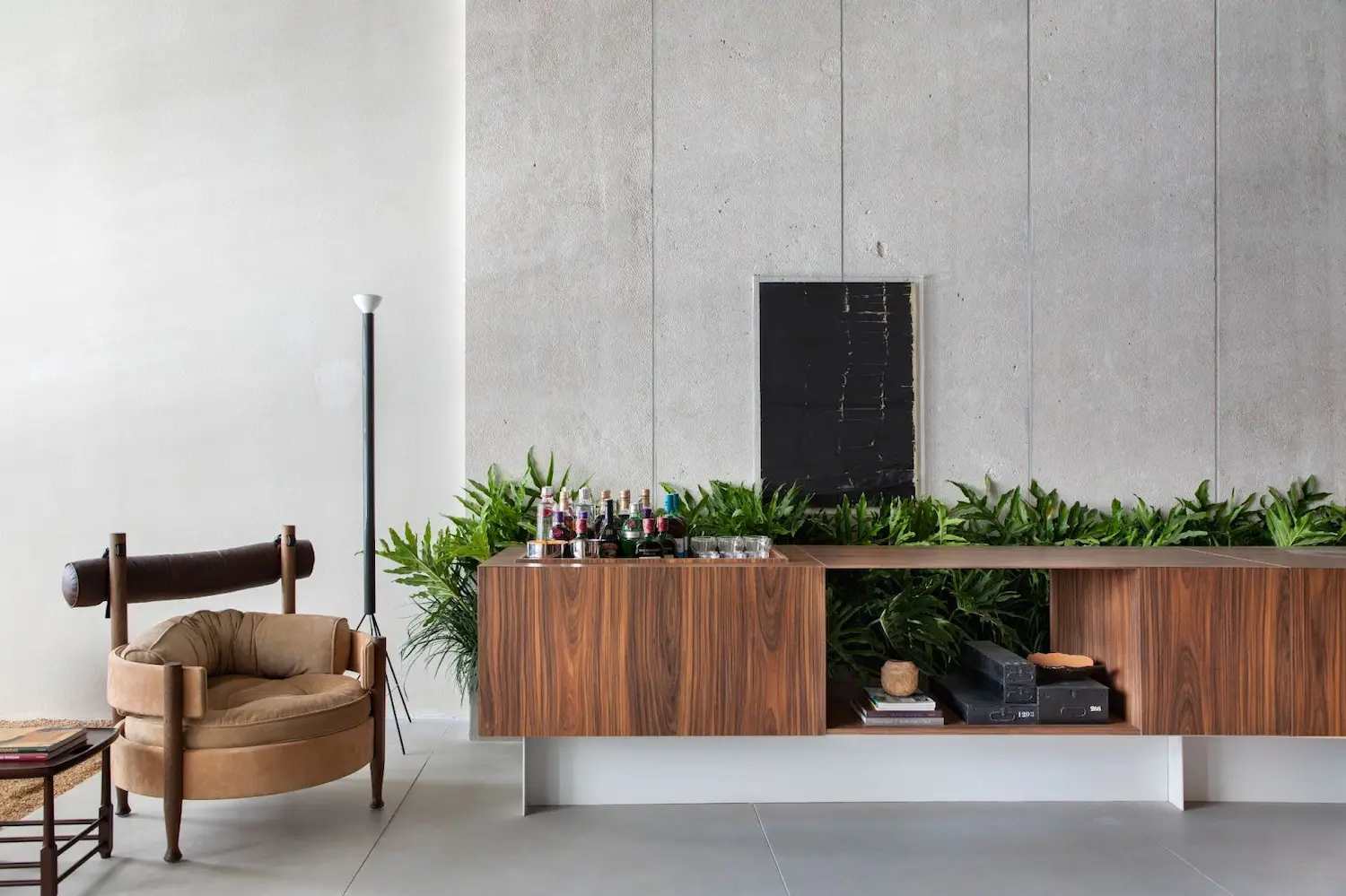 um espaço projetado pela Evviva que integra decoração com a biofília.